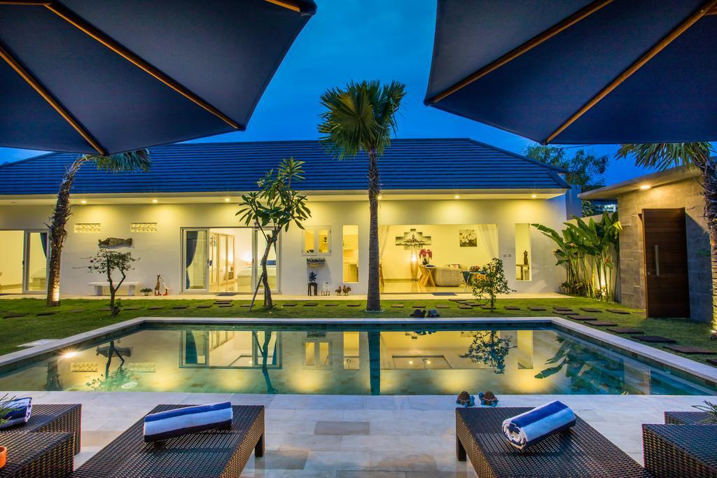 Holyfat Villa Seminyak  Luaran gambar